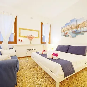 https://santa-marina-apartment-rialto.hotelinveneto.com